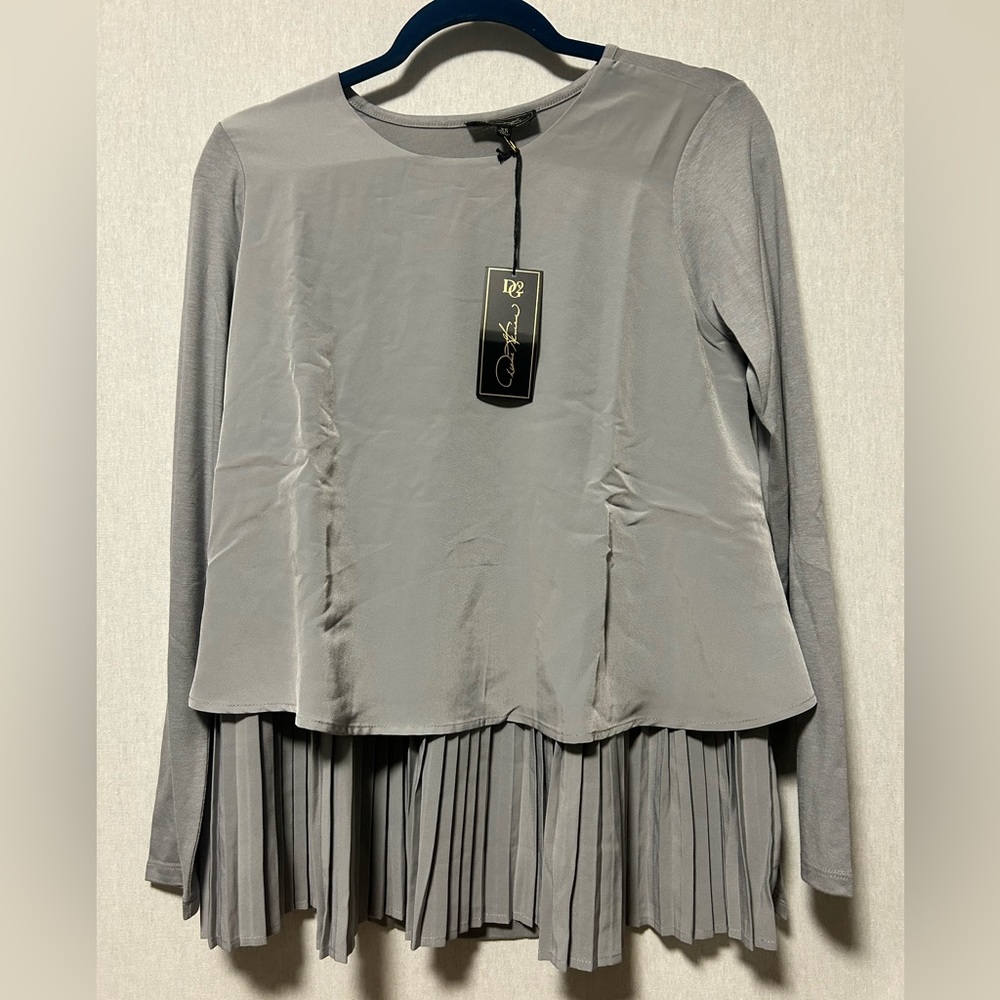 DG2 by Diane Gilman Long-Sleeve Pleated Peplum Easy Top Size XS/Small NWT